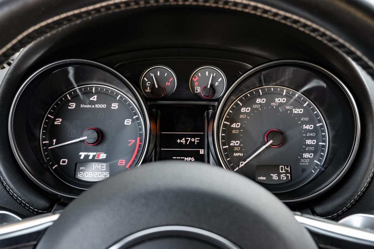 Audi TTS Vehicle Main Gallery Image 16