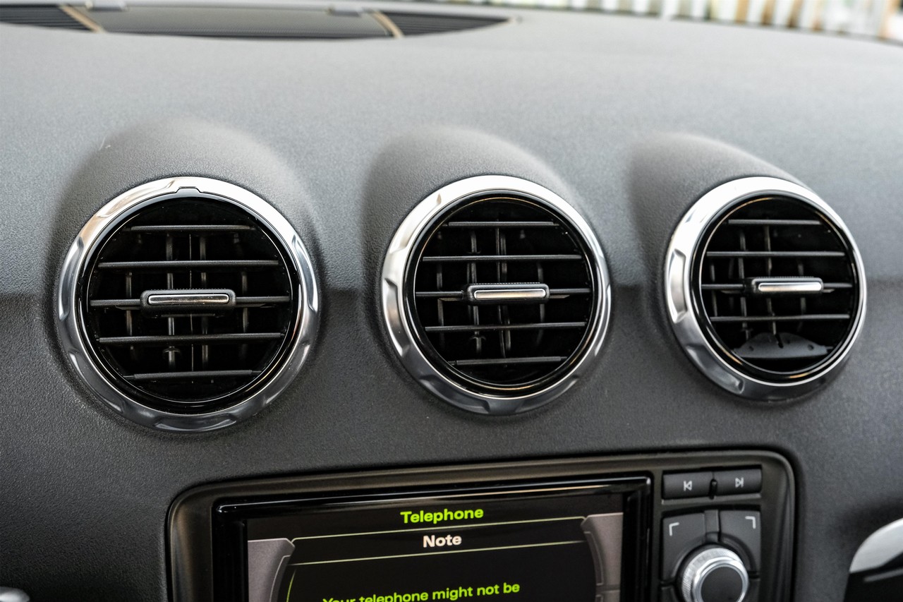 Audi TTS Vehicle Main Gallery Image 21