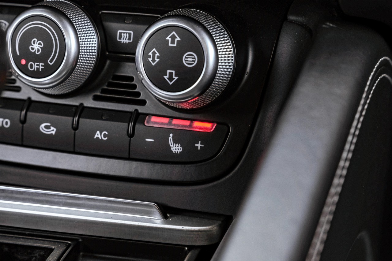 Audi TTS Vehicle Main Gallery Image 24