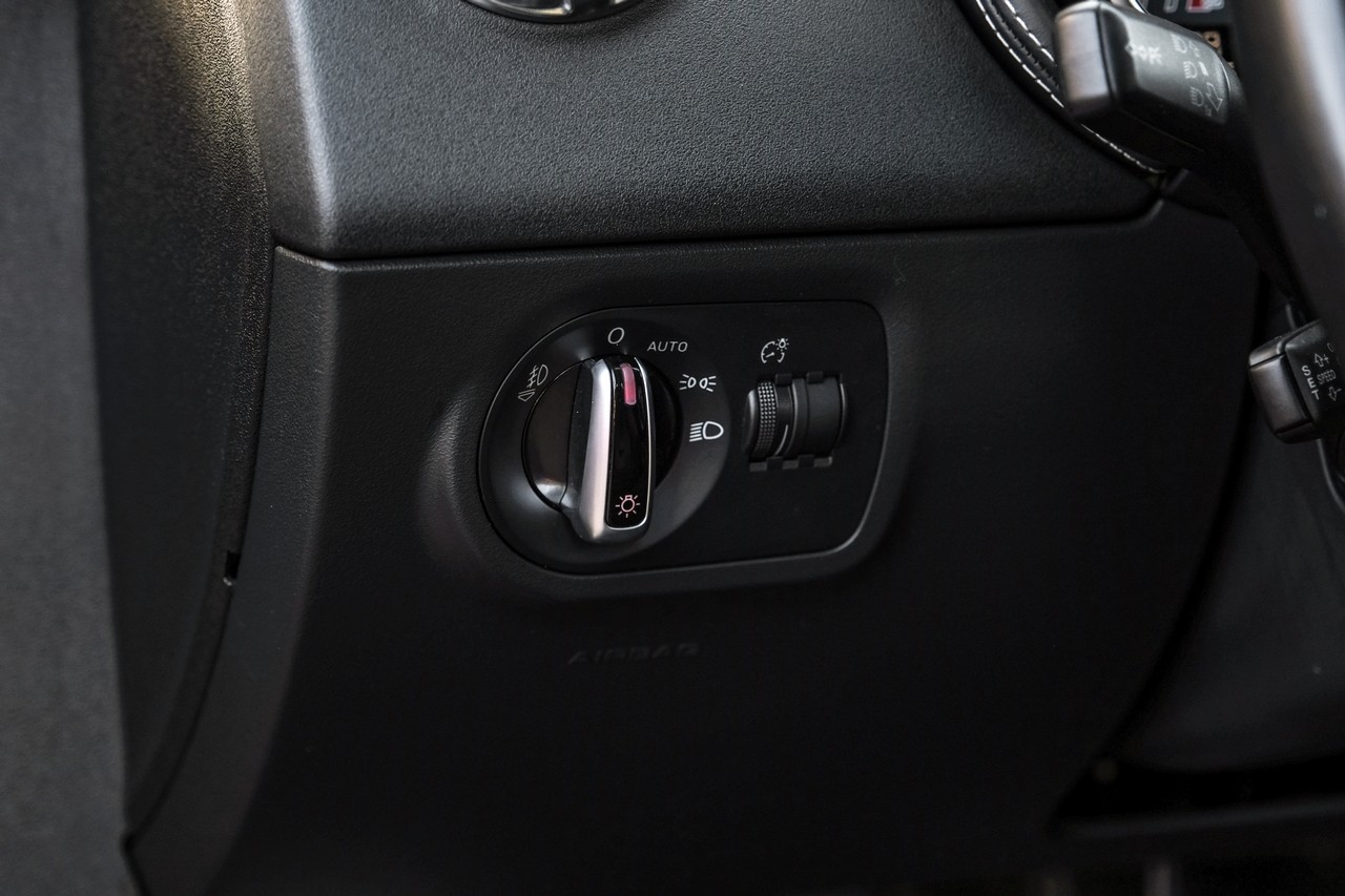 Audi TTS Vehicle Main Gallery Image 25