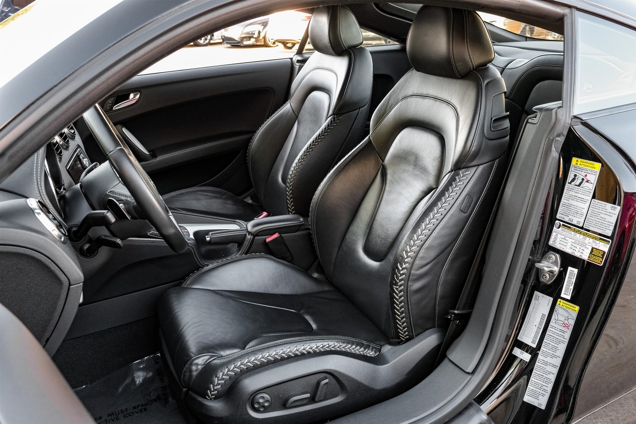 Audi TTS Vehicle Main Gallery Image 31