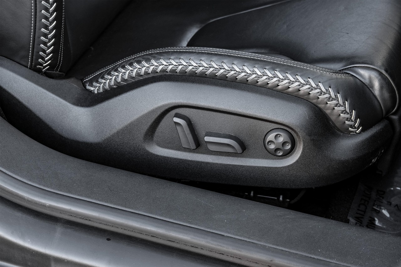 Audi TTS Vehicle Main Gallery Image 35