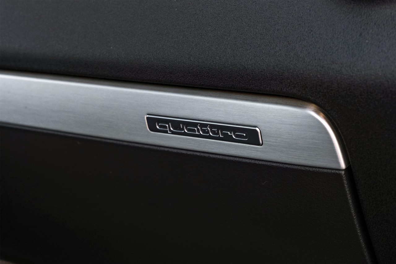 Audi TTS Vehicle Main Gallery Image 44