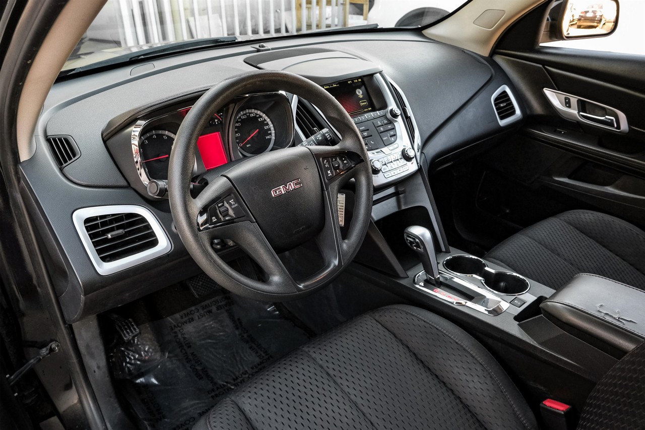 GMC Terrain Vehicle Main Gallery Image 03