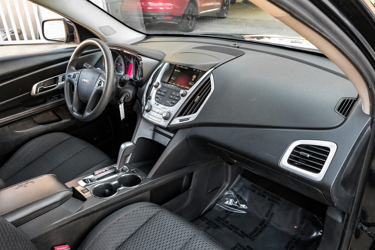 GMC Terrain Vehicle Main Gallery Image 12