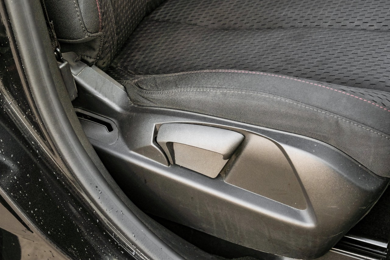 GMC Terrain Vehicle Main Gallery Image 34