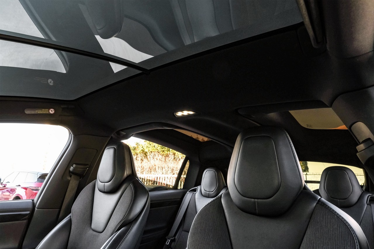 Tesla Model X Vehicle Main Gallery Image 05