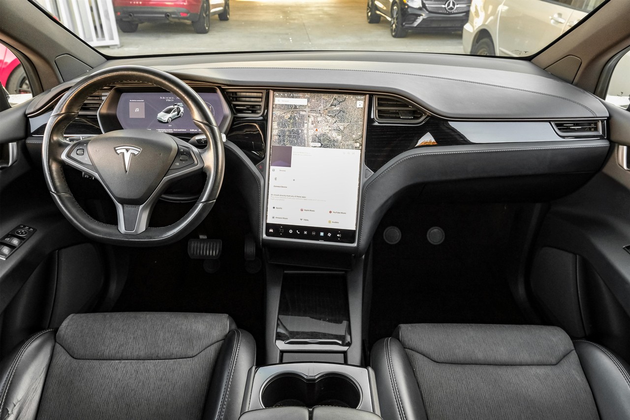 Tesla Model X Vehicle Main Gallery Image 15