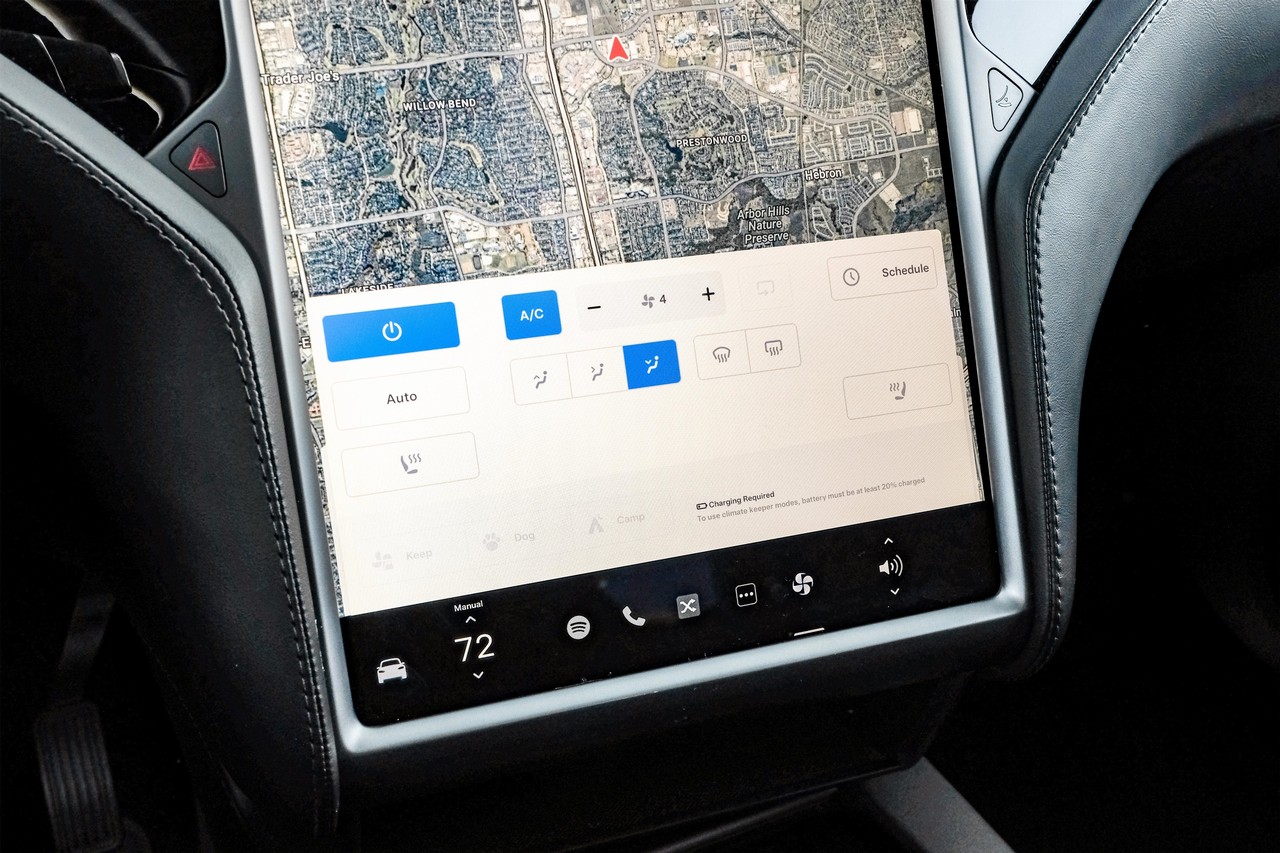 Tesla Model X Vehicle Main Gallery Image 28