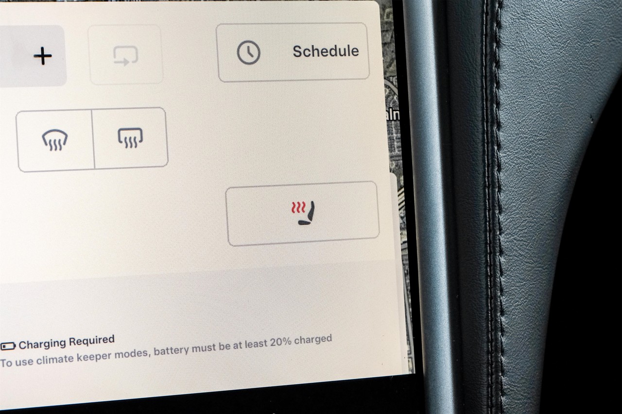 Tesla Model X Vehicle Main Gallery Image 30