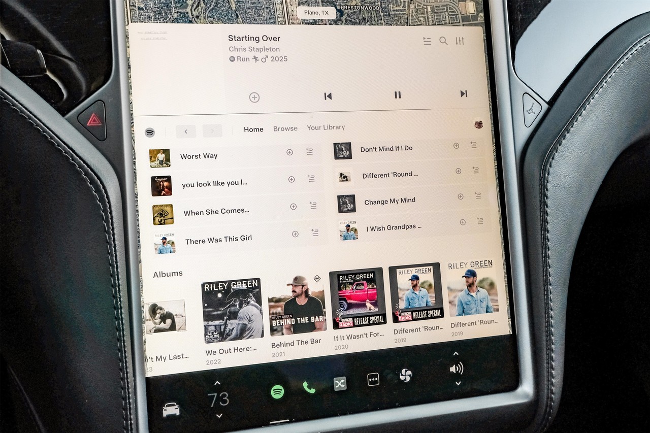 Tesla Model X Vehicle Main Gallery Image 33