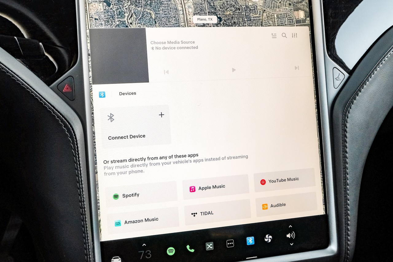 Tesla Model X Vehicle Main Gallery Image 34