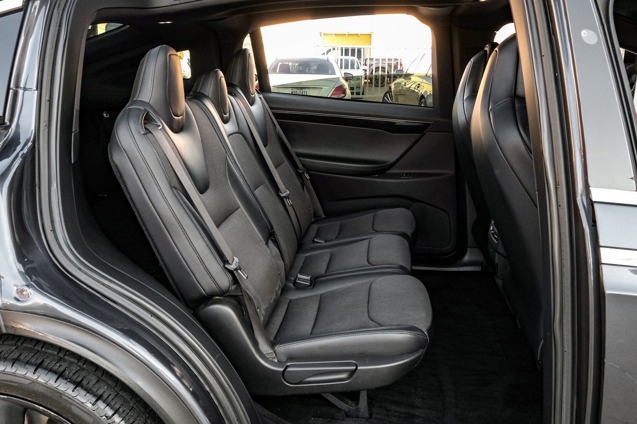 Tesla Model X Vehicle Main Gallery Image 40