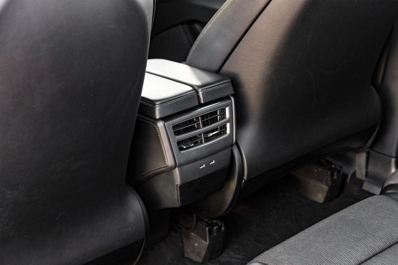 Tesla Model X Vehicle Main Gallery Image 43