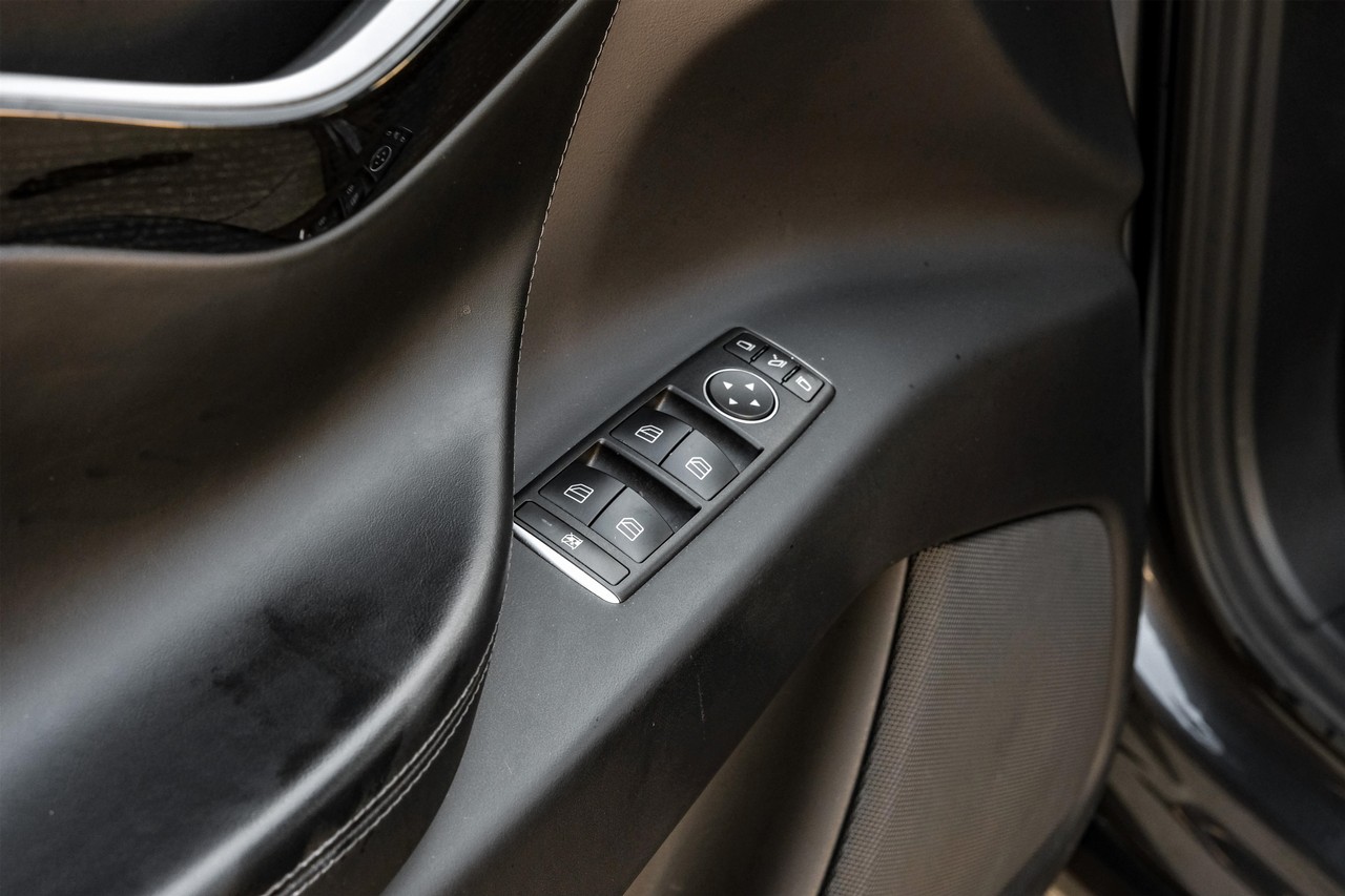 Tesla Model X Vehicle Main Gallery Image 47