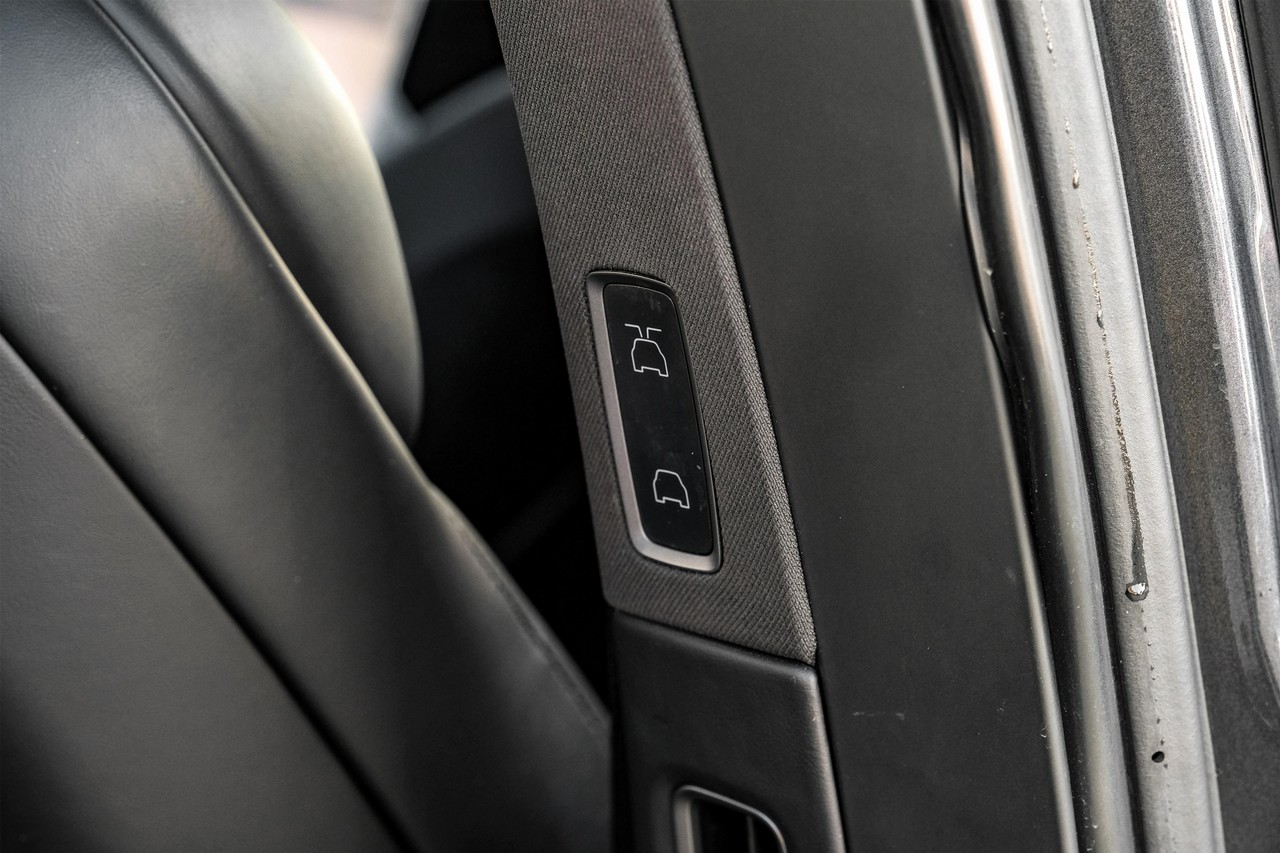 Tesla Model X Vehicle Main Gallery Image 48