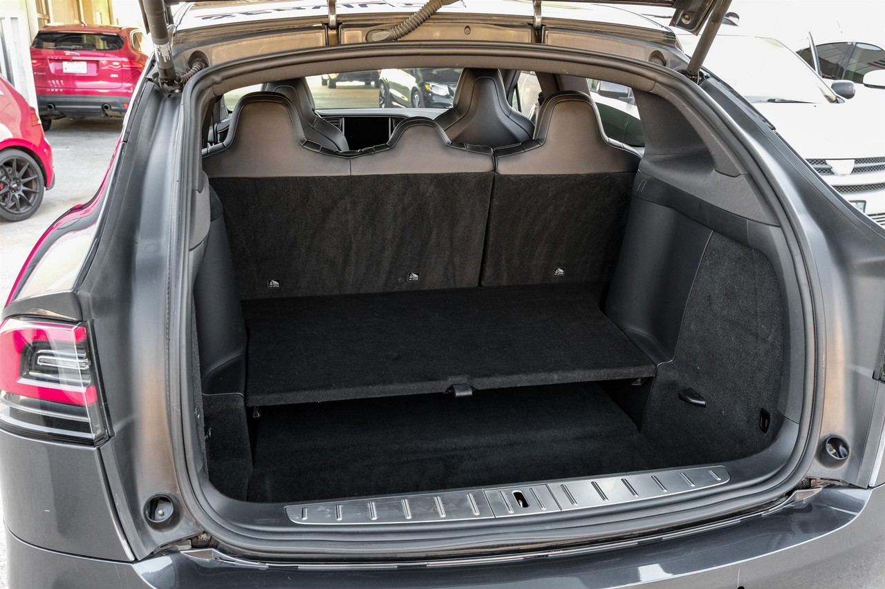 Tesla Model X Vehicle Main Gallery Image 54