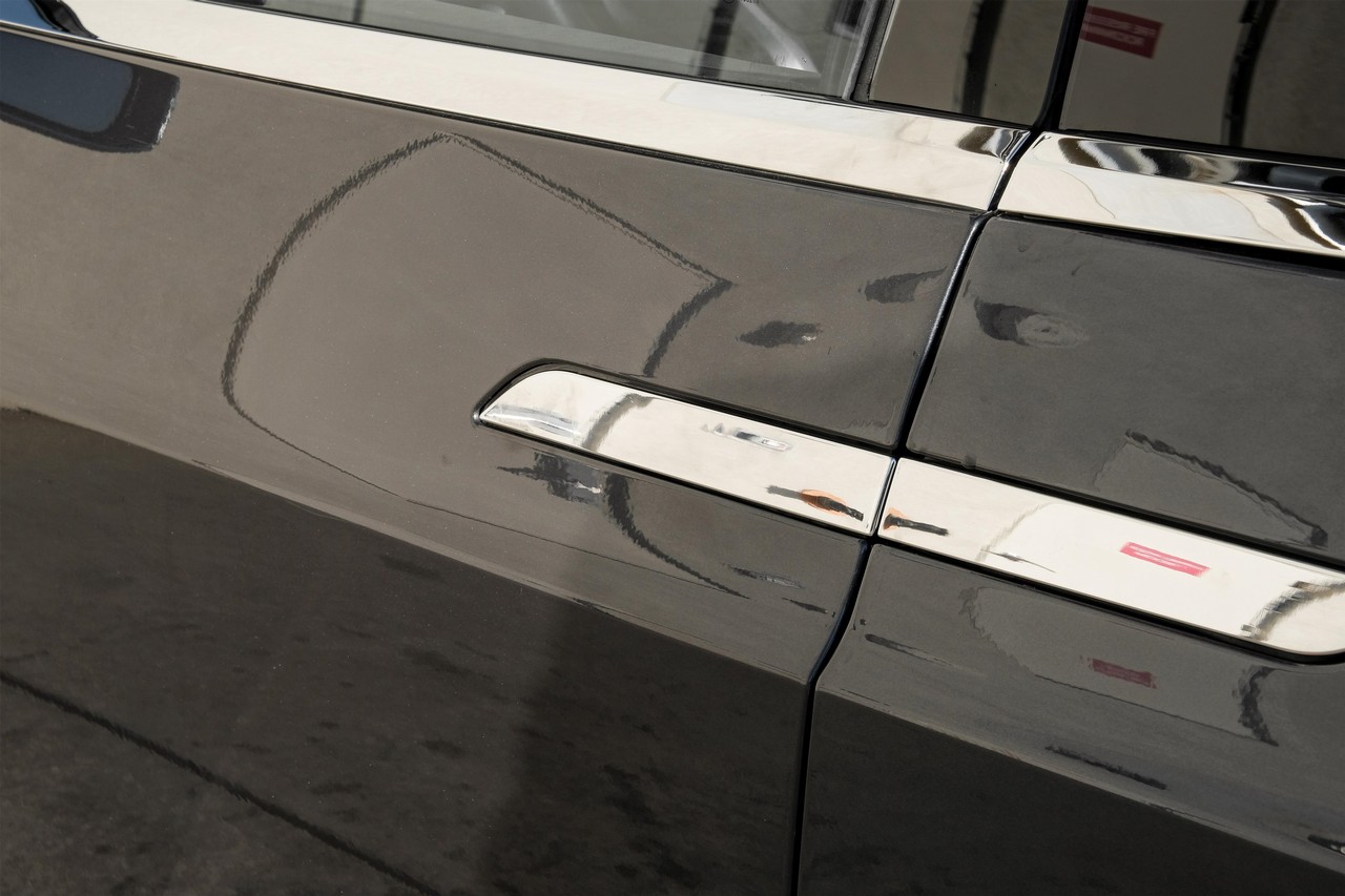 Tesla Model X Vehicle Main Gallery Image 56