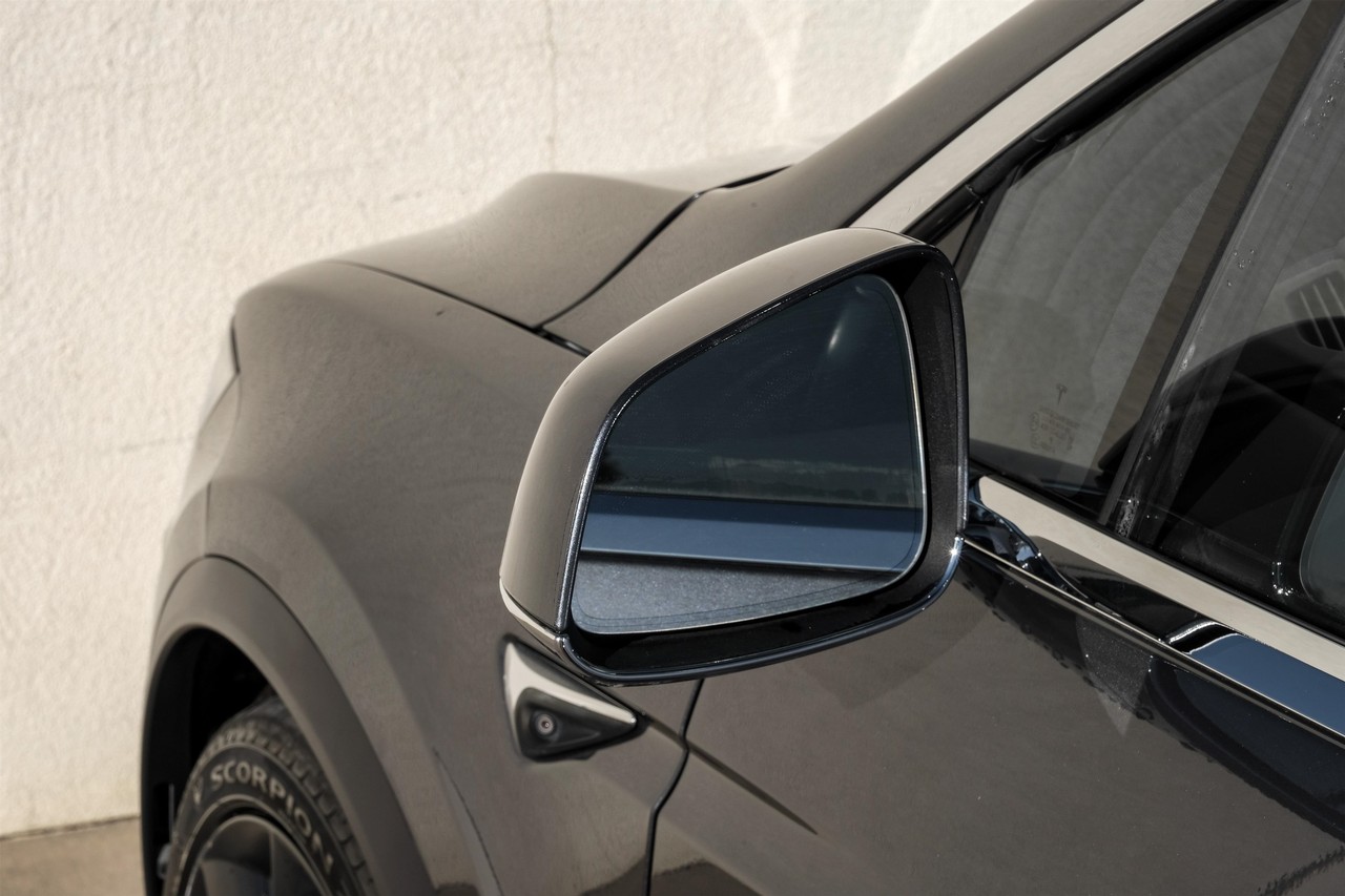 Tesla Model X Vehicle Main Gallery Image 57