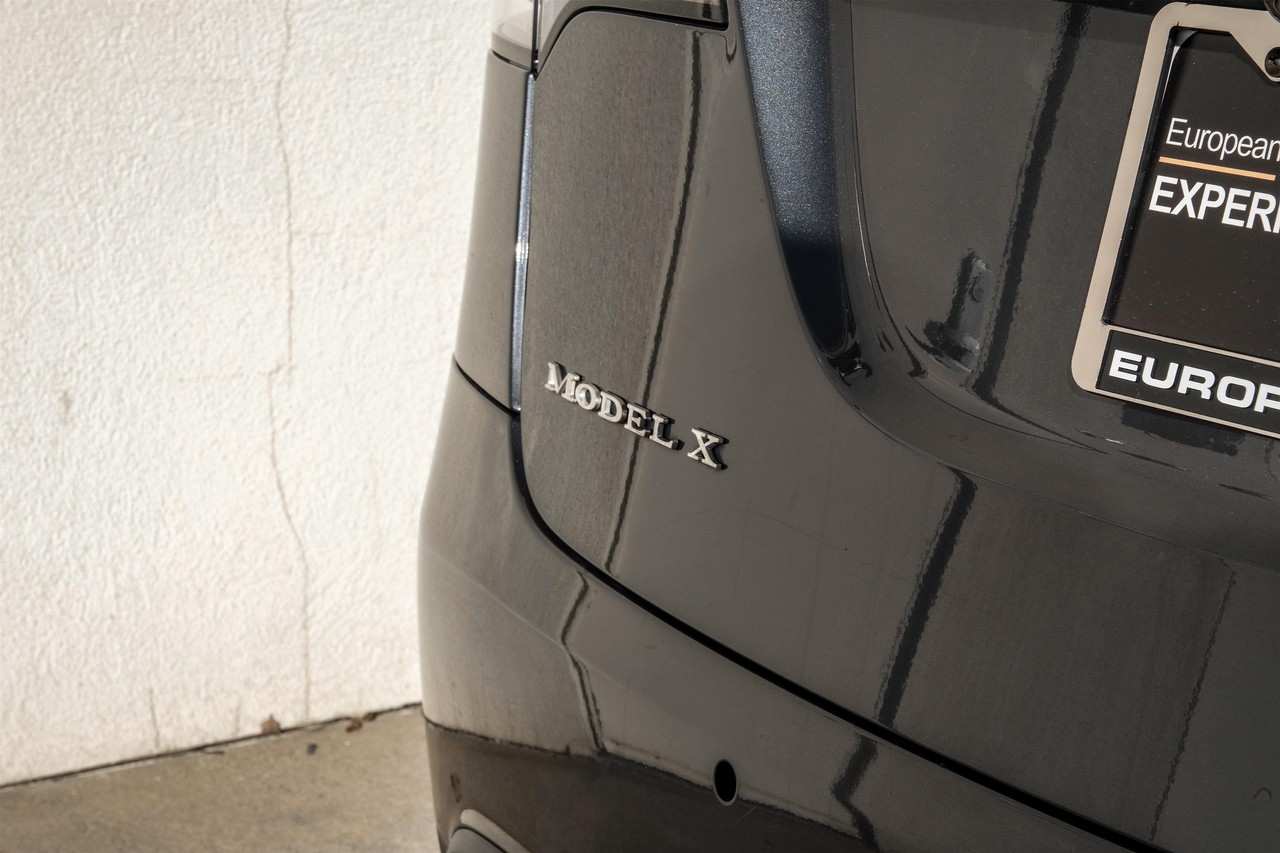 Tesla Model X Vehicle Main Gallery Image 60