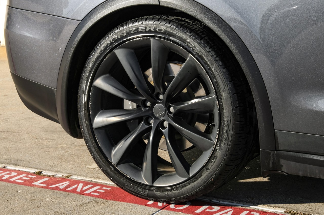 Tesla Model X Vehicle Main Gallery Image 62