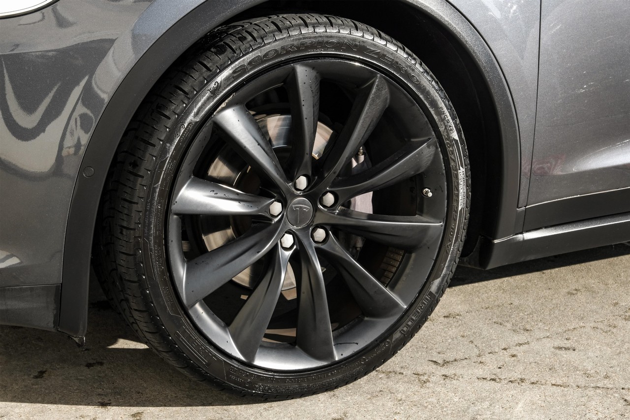 Tesla Model X Vehicle Main Gallery Image 64