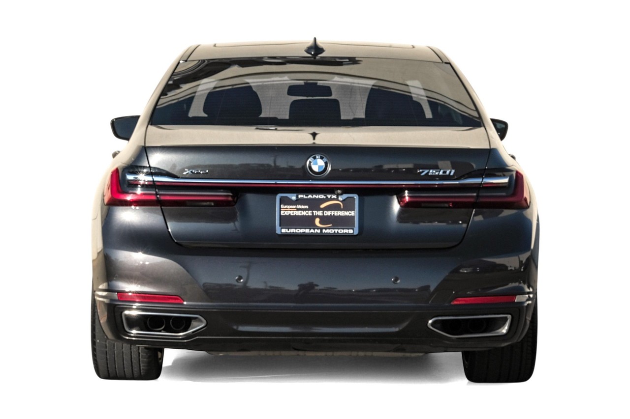 BMW 750i Vehicle Main Gallery Image 10