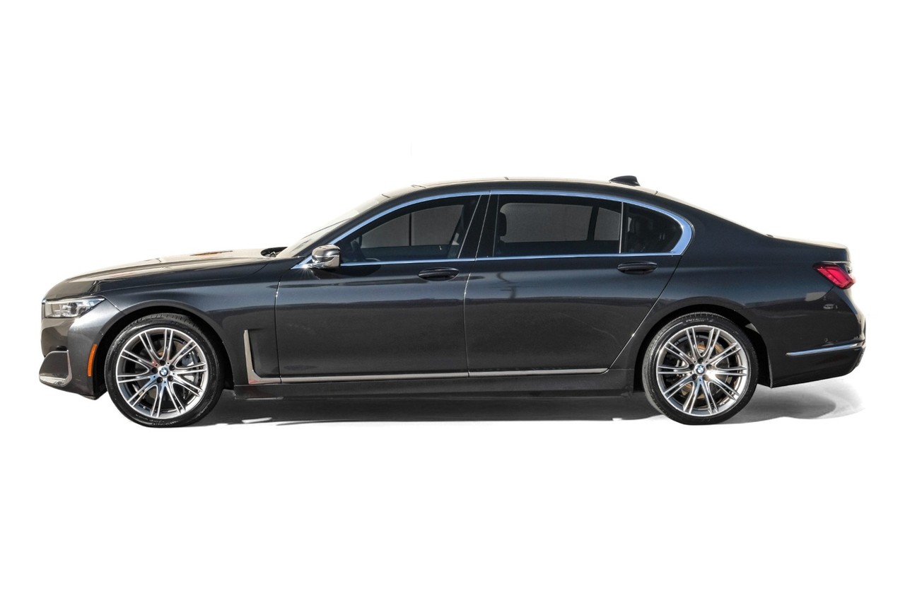 BMW 750i Vehicle Main Gallery Image 12