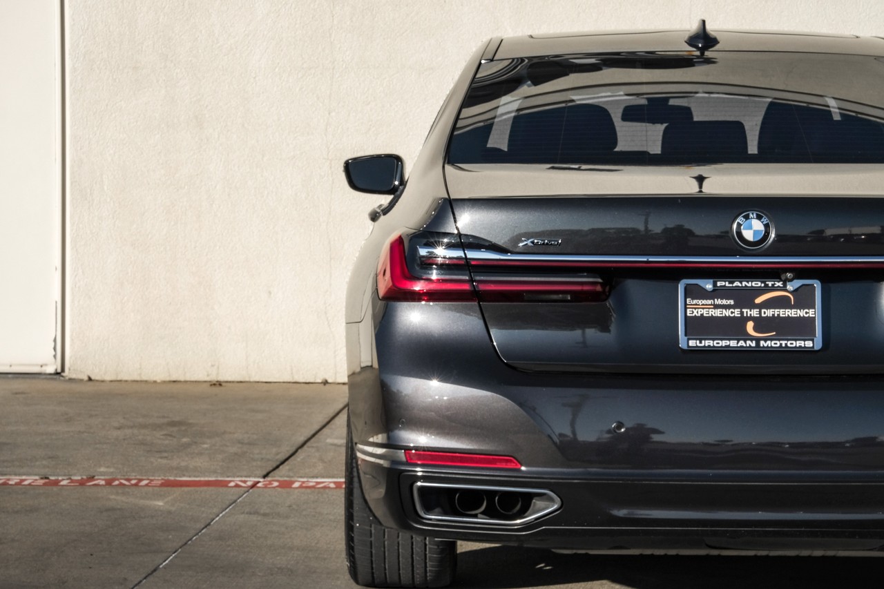 BMW 750i Vehicle Main Gallery Image 59