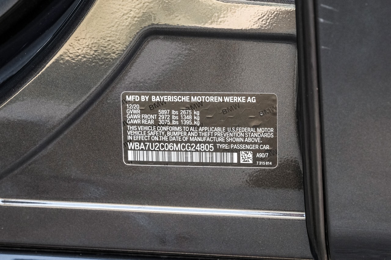 BMW 750i Vehicle Main Gallery Image 71