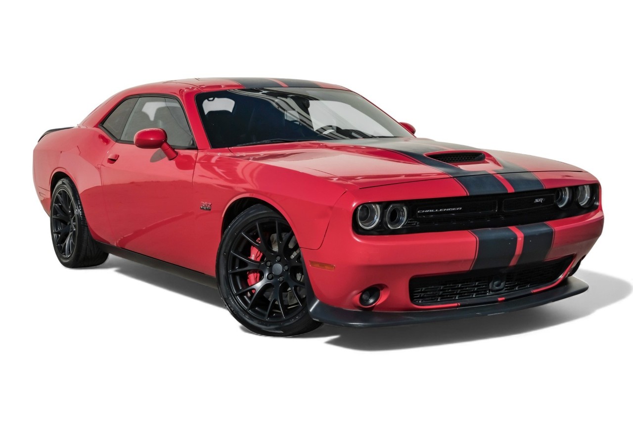 Dodge Challenger Vehicle Main Gallery Image 06