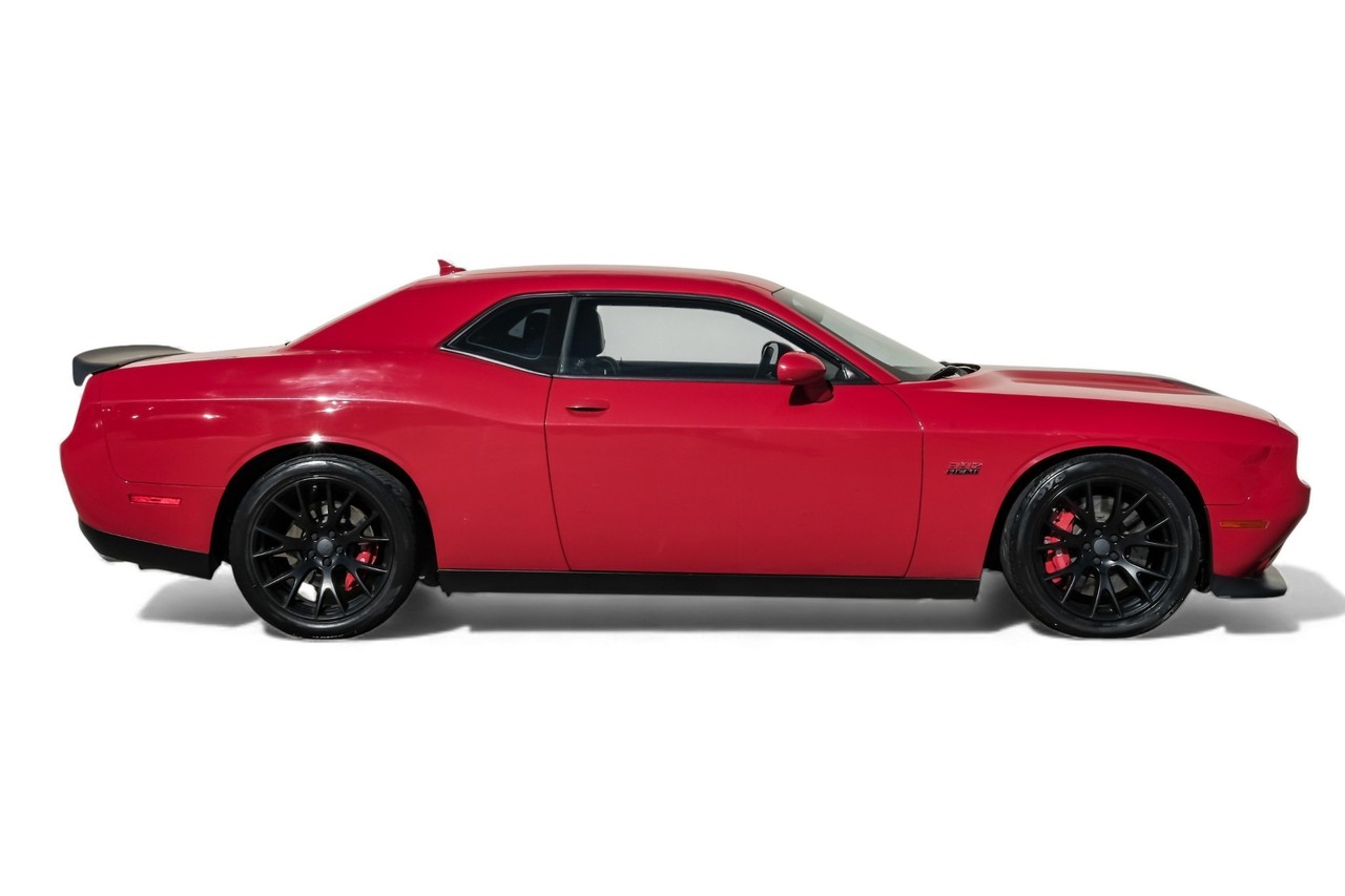 Dodge Challenger Vehicle Main Gallery Image 07