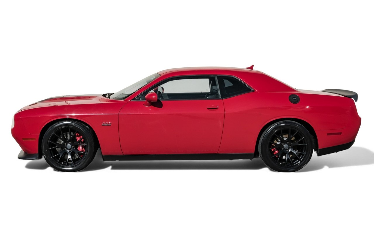 Dodge Challenger Vehicle Main Gallery Image 11