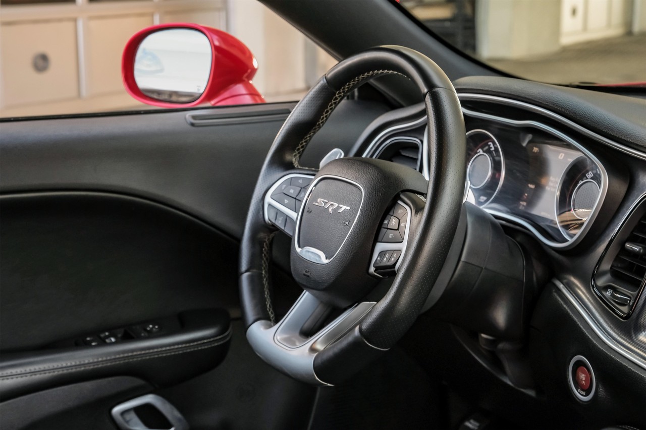 Dodge Challenger Vehicle Main Gallery Image 13