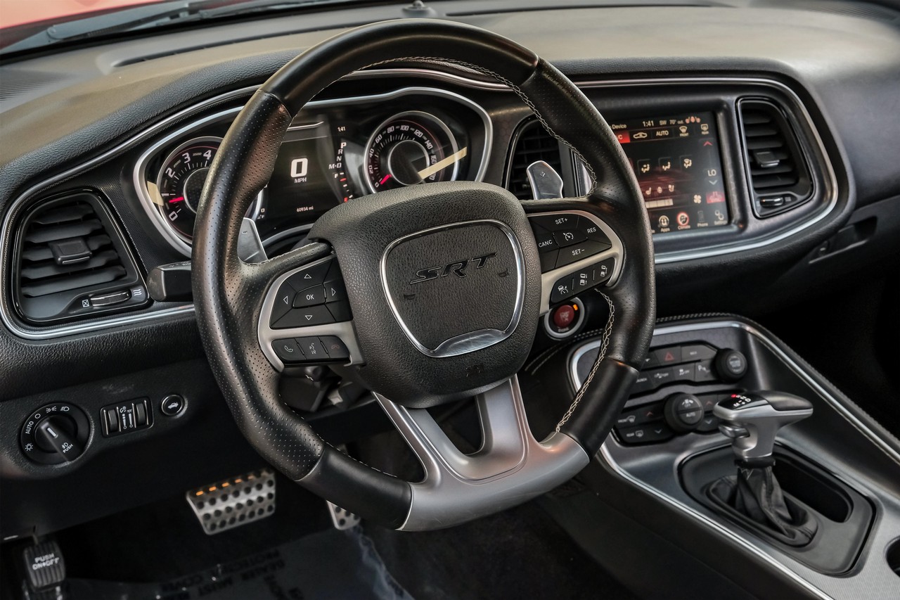 Dodge Challenger Vehicle Main Gallery Image 14