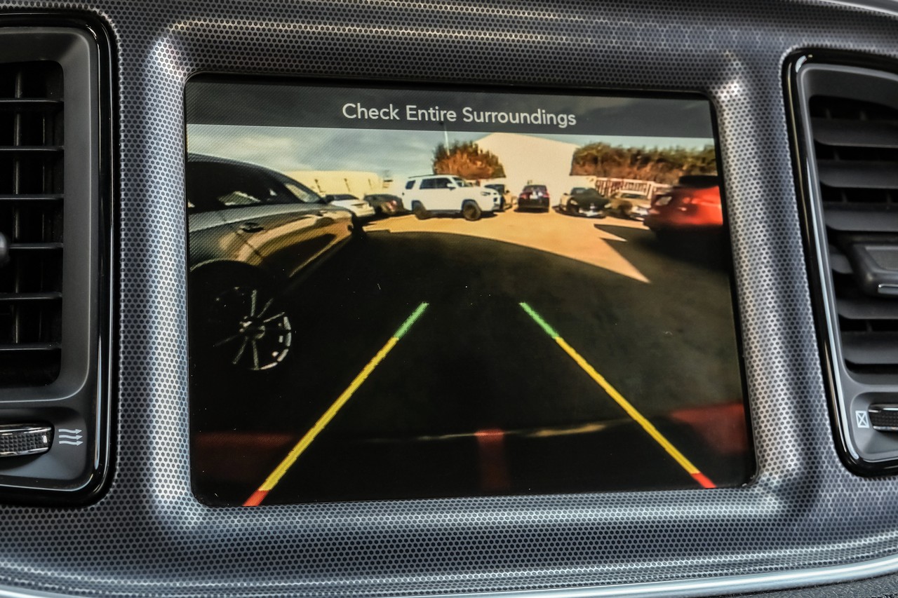 Dodge Challenger Vehicle Main Gallery Image 21