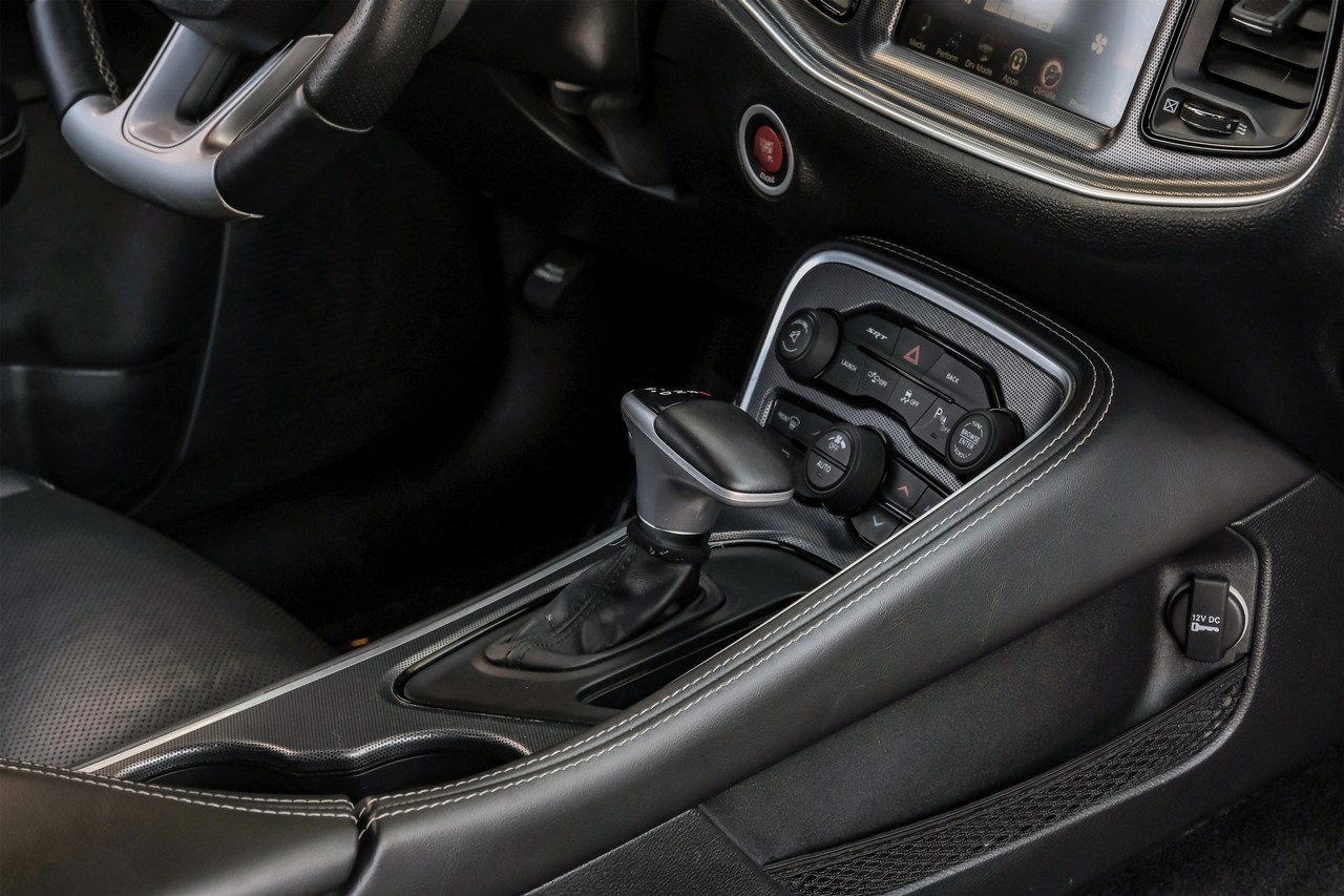 Dodge Challenger Vehicle Main Gallery Image 22