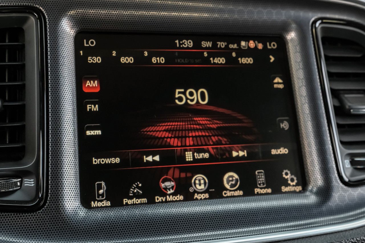 Dodge Challenger Vehicle Main Gallery Image 28