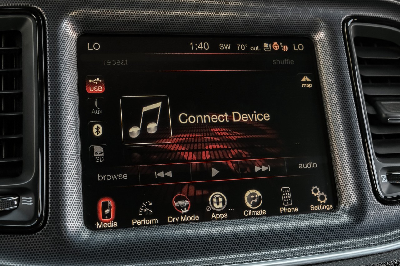 Dodge Challenger Vehicle Main Gallery Image 29