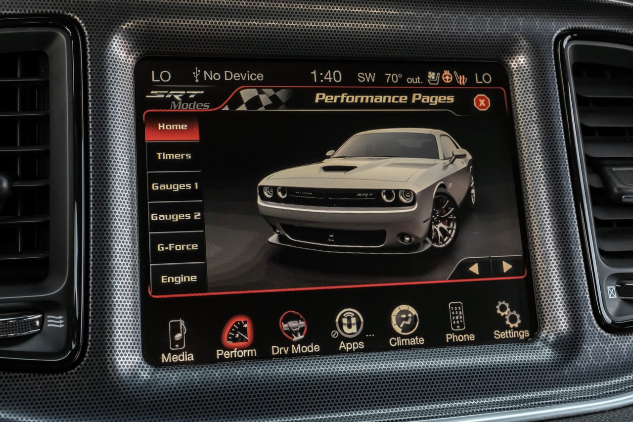 Dodge Challenger Vehicle Main Gallery Image 30