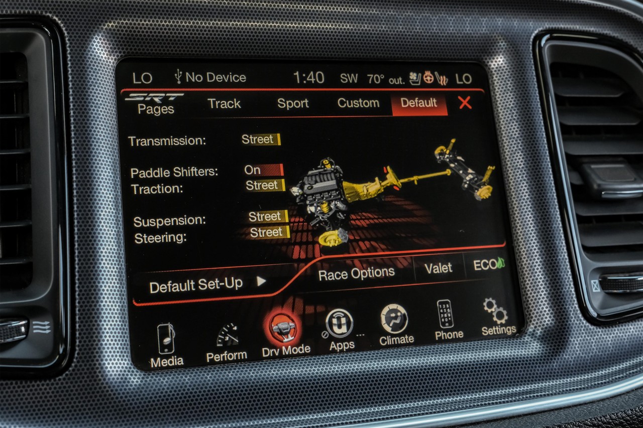 Dodge Challenger Vehicle Main Gallery Image 31