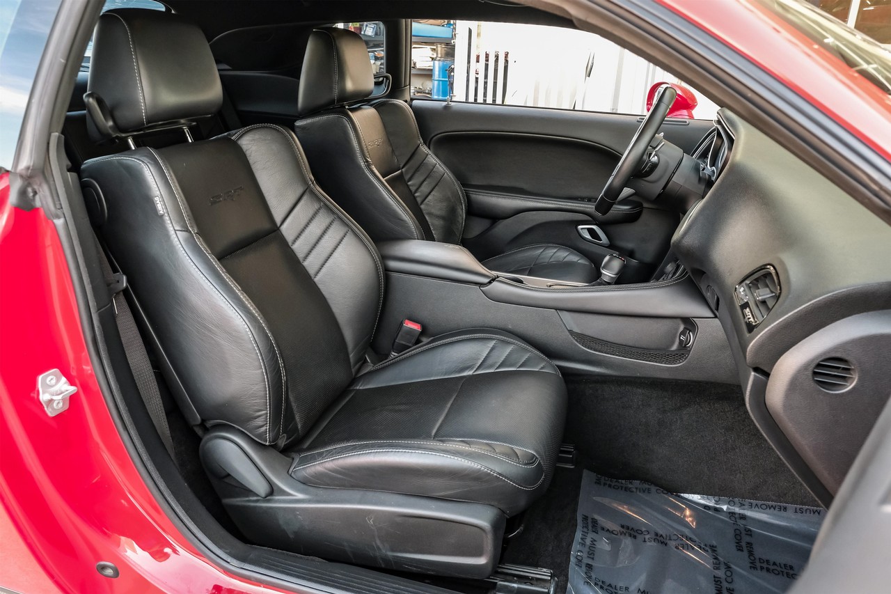 Dodge Challenger Vehicle Main Gallery Image 37