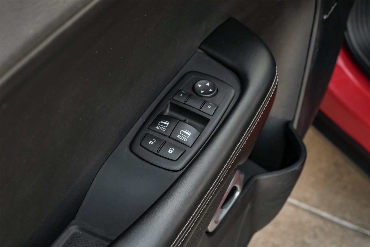 Dodge Challenger Vehicle Main Gallery Image 40