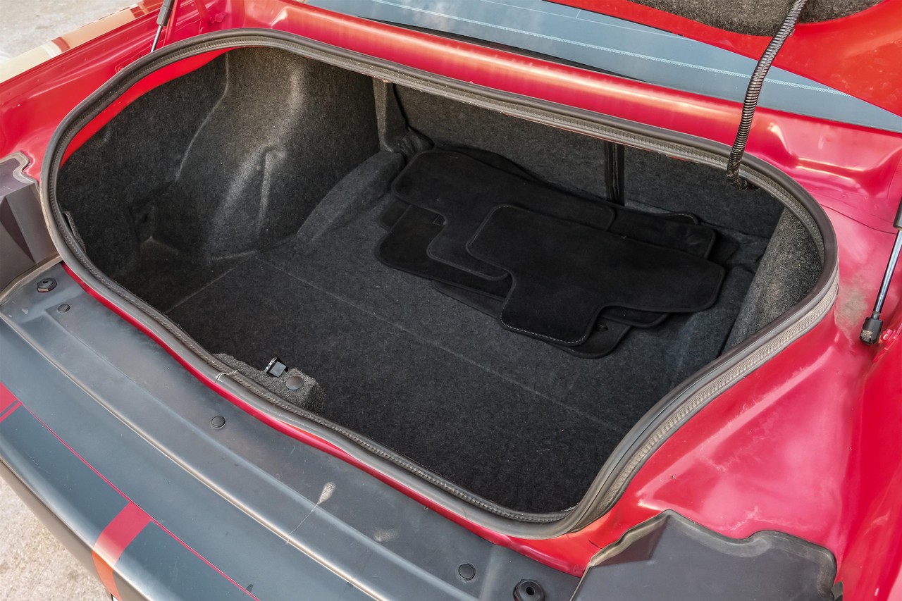 Dodge Challenger Vehicle Main Gallery Image 46