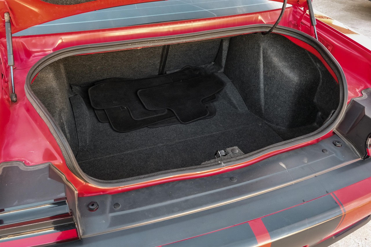 Dodge Challenger Vehicle Main Gallery Image 47