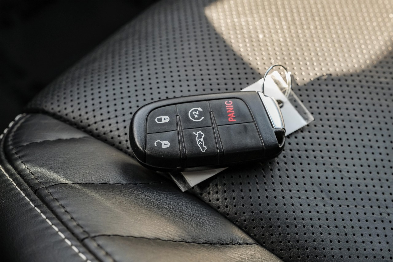 Dodge Challenger Vehicle Main Gallery Image 52