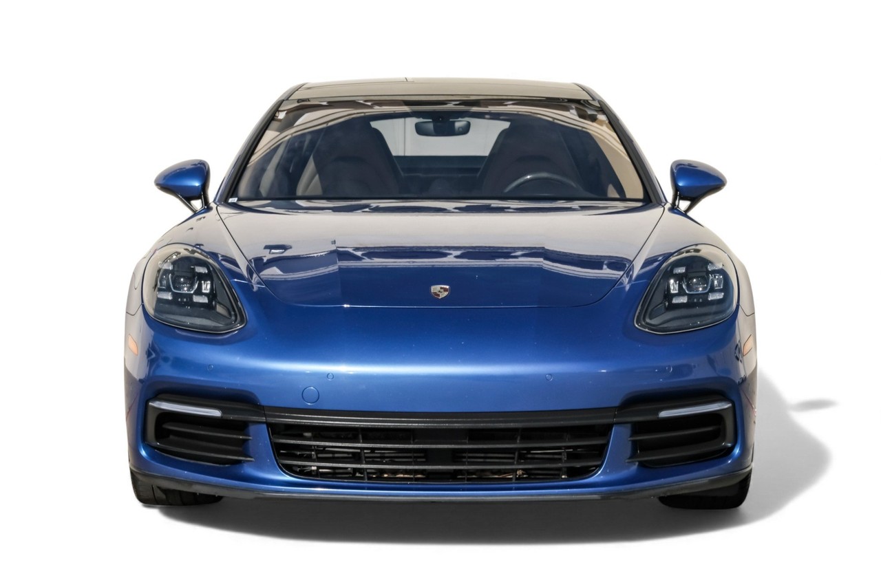 Porsche Panamera Vehicle Main Gallery Image 06