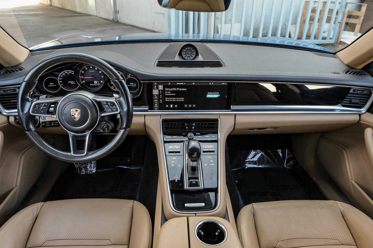 Porsche Panamera Vehicle Main Gallery Image 15