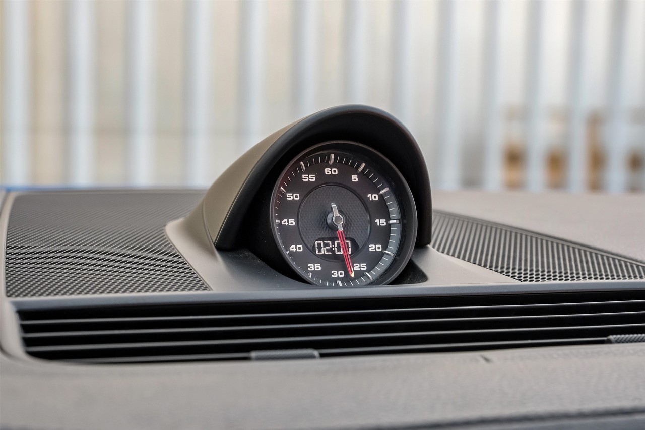 Porsche Panamera Vehicle Main Gallery Image 37