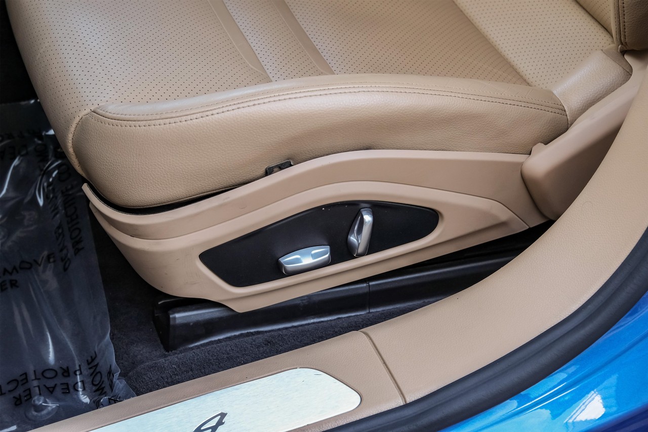 Porsche Panamera Vehicle Main Gallery Image 45